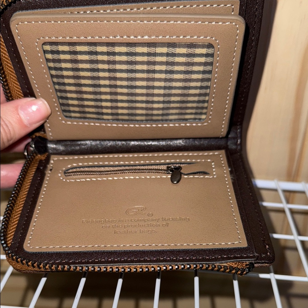 NWOT Pidengbao Brown Leather Wallet - Picture 5 of 8